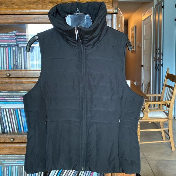 Awesome Black KENNETH COLE ‘Reaction’ Down Puffer Vest Size Medium - Picture 1 of 10